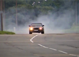 Jelgavā nepilngadīgais ar «BMW» bēg no policijas