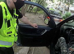 ZZS rosina stingrākas prasības trešo valstu autovadītājiem