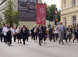 Skolu jaunatnes dziesmu un deju svētku dēļ daudzviet Rīgā slēgs vai mainīs esošo satiksmes organizāciju
