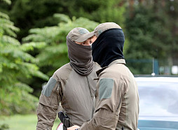 Migrācijas spiediena uz robežas ar Baltkrieviju dēļ Latvijā ierodas Igaunijas policijas vienība