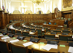 Opozīcijas partijas neatbalsta ieceri biržā pārdot valsts uzņēmumu daļas