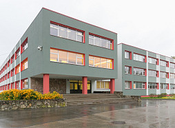 Deviņās Rīgas vidusskolās pieejamas brīvas vietas