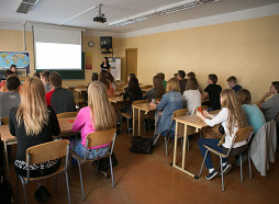 Rīgas pašvaldība nepieciešamības gadījumā vidusskolās var atvērt vēl trīs līdz piecas desmitās klases