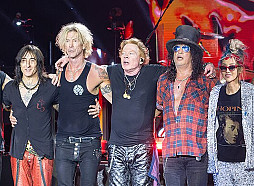 Rokgrupa «Guns N’ Roses» nākamgad uzstāsies Lietuvā