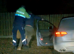 Policija, piesaistot papildspēkus, Dobeles pusē noķer bēgošu šoferi