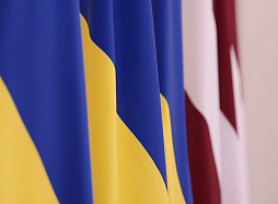 Latvija ar vismaz diviem miljoniem eiro atbalstīs mehānismu NATO ieroču iegādei Ukrainai