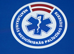 Ar līdzcilvēku palīdzību izdodas glābt sievieti, kurai veikalā apstājās sirds