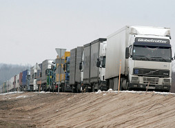 Autoceļu lietošanas nodevas kravas transportam no janvāra vēl nepaaugstinās