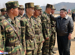 Seula: Ziemeļkoreja palaidusi ap desmit ballistisko raķešu