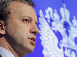 Šaha turnīrā Jūrmalā piedalās bijušais Krievijas vicepremjers un FIDE prezidents Dvorkovičs