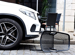 Aptauja: Degvielas cenu kāpuma dēļ Latvijā 23% iedzīvotāju mazāk brauc ar auto