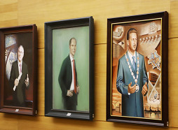 Rīgas mēru portretu galerijā Staķim kā pirmajam velta fotoportretu