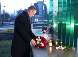 Valsts augstākās amatpersonas piemin Zolitūdē bojāgājušos