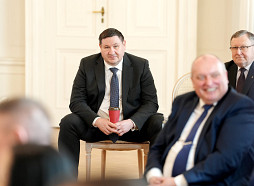 Opozīcija Ogrē prasa Helmaņa atbrīvošanu no amata