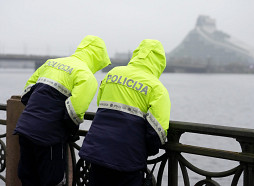 Tuvākajās dienās Daugavā turpināsies ledus iešana