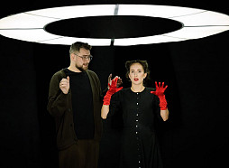 Čehova teātra arkādē piedzīvota pirmizrāde: Nika Peina “Zvaigznāji” Dž. Dž. Džilindžera iestudējumā