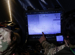 Ģenerālis: Latvijas aizsardzības spēki nespētu vienlaikus notriekt potenciālā ienaidnieka masveidā palaistus dronus