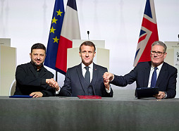 Makrons, Mercs un Stārmers svētdien Londonā tiksies ar Zelenski