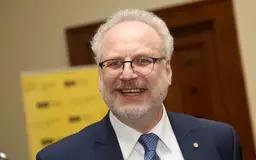Valsts prezidents dodas atvaļinājumā