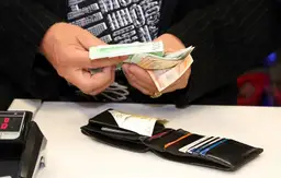 Dīkstāves pabalstu izmaksa un algu subsidēšana izmaksās 85,83 miljonus eiro
