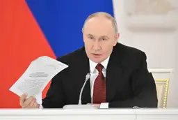 Путин подписал закон об ограничениях для уехавших россиян