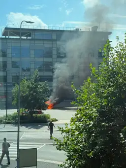 Сразу не удалось: загоревшийся электроавтомобиль тушили 14 часов