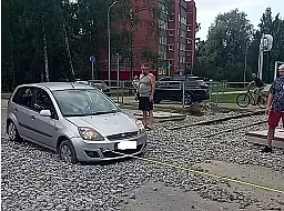 Ремонт дороги, XXI век: видео с ремонтируемого переезда в Болдерае впечатляет