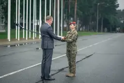 Руководить впервые будет женщина: Латвия отправила своих военных в Косово