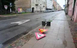 Stiprais vējš nodarījis būtiskus bojājumus Rīgas infrastruktūrai