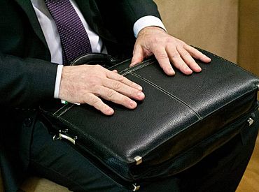 Скандал вокруг зарплат: в Латвии оспаривают запрет на публикацию доходов чиновников