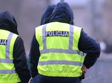 Policija: «Ziņas par vairākiem nogalinātiem cilvēkiem Olaines apkaimē nav patiesas»