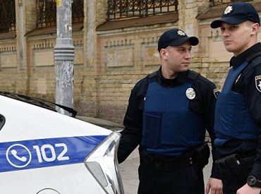 Школьник в Киеве ударил ножом учительницу и одноклассника