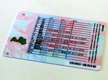 CSDD no janvāra izsniegs jauna parauga transportlīdzekļa vadītāja dokumentus