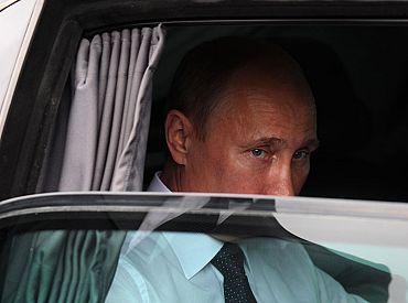 Divu Latvijas banku klientu kontos konfiscēta nauda ar Putina draugu Rotenbergu saistītām kompānijām