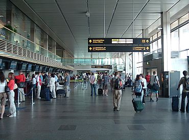 Эстонцы испугались штрафов в рижском аэропорту — МВД Латвии объясняет новые правила