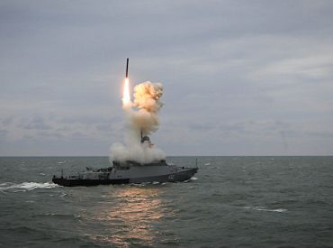 Somija: «Ēnu flotes» tankkuģus pavada Krievijas karaflote