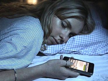 «Воскресенье, на часах 21:53»: в соцсетях обсуждают, когда звонить уже невежливо