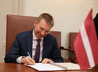 Piedāvā anulēt uzturēšanās atļaujas vai vīzas pašizolācijas režīma pārkāpējiem