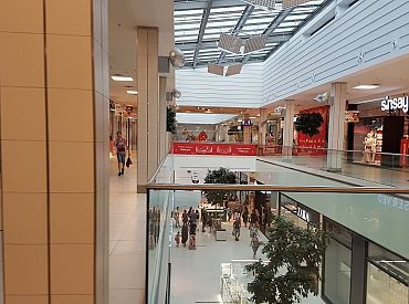 «Бегут, как бешеные псы!» Клиентов выводят из себя зазывалы в торговых центрах