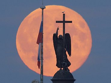 Сегодня Пасхальное полнолуние: над миром взойдёт Розовая луна