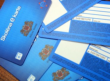 Konsultāciju un eksāmenu laikā Rīgas 9. un 12.klašu skolēni sabiedrisko transportu varēs izmantot bez maksas