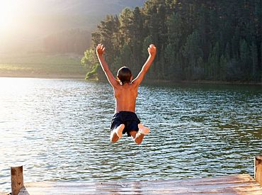 Ūdens temperatūra peldvietās vietām sasniedz +21 grādu