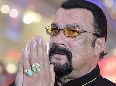 Стивен Сигал спешно продаёт свой особняк на Рублёвке: уже по скидке