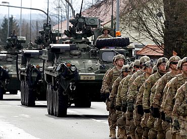 Будет шумно, но это свои: в Латвии начинаются военные учения