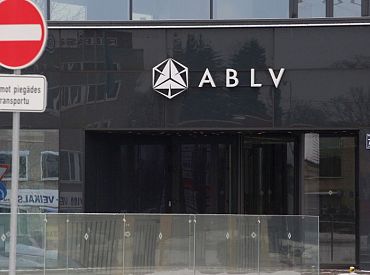 Polija «ABLV Bank» 50 miljonu lietā vainoto Ivanovu neizdos Baltkrievijai