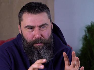 Это же наши латыши русского происхождения: режиссер Кайришс — в поддержку русских СМИ и театров