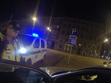 Par auto vadīšanu reibumā un bez tiesībām 8.klases skolēnam piespriež piespiedu darbu