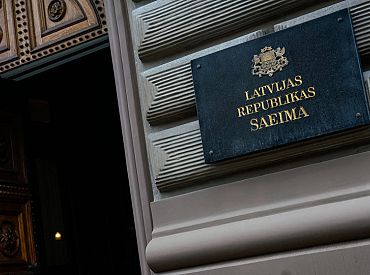 Saeima noraida ZZS un LPV rosinājumus grozīt Satversmi