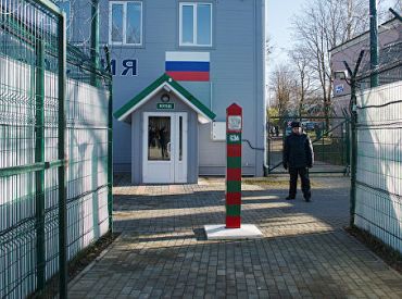 Эстония выслала первого секретаря посольства России