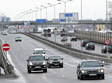 Ziemas sezonas laikā Rīgā uz Dienvidu tilta samazinās atļauto braukšanas ātrumu